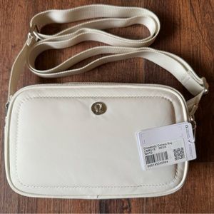 Lululemon cross body camera bag - NWT